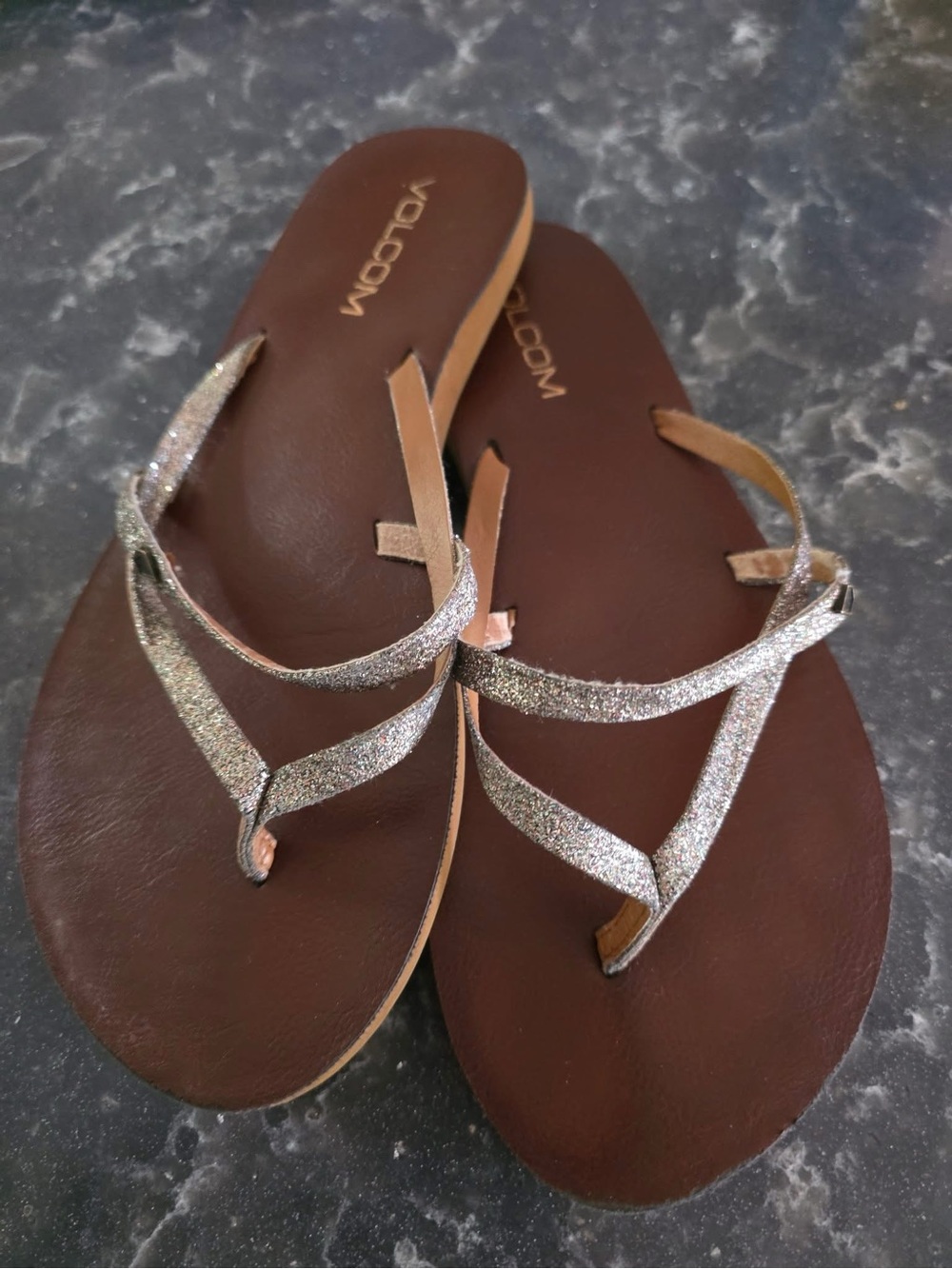 Volcom Women’s Forever and Ever Flip Flop Sandals 6 | Gold Glitter Strap | Brown